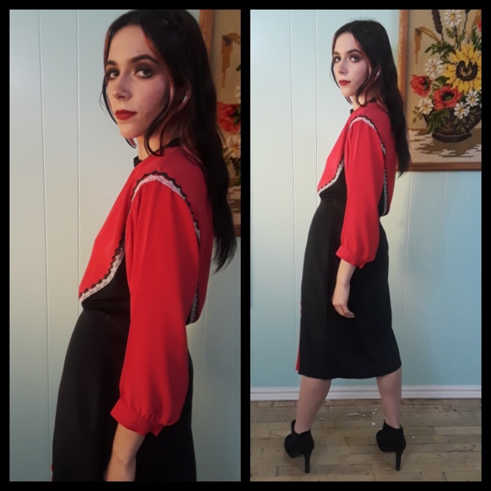 Super cool Vtg 80s skirt set size small!